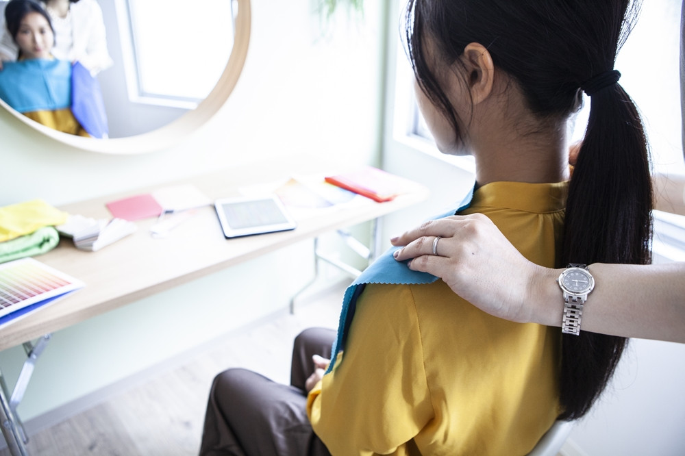 東京を拠点にパーソナルカラー診断を行い多数の実績があります